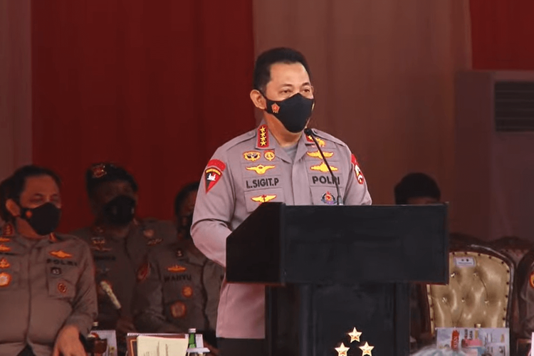 Kapolri Jenderal (Pol) Listyo Sigit Prabowo membuka lomba orasi unjuk rasa Piala Kapolri 2021, Jumat (10/12/2021).
