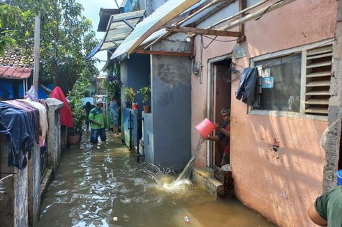 Keluh Kesah Warga Mampang Depok Dua Hari Kebanjiran: Aktivitas Lumpuh, Setiap Hari Nyerokin Air