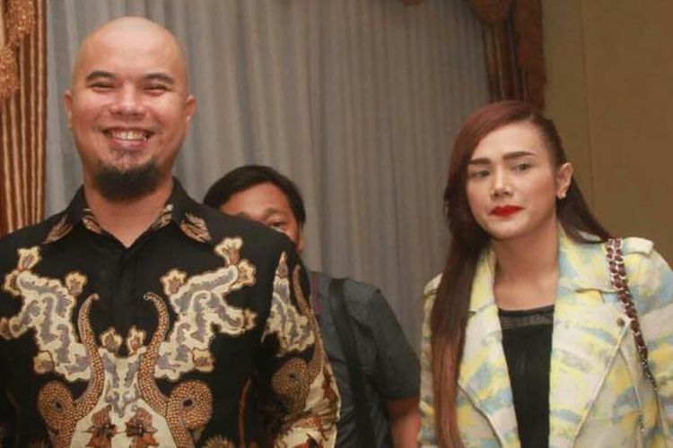 Ahmad Dhani dan Mulan Jameela ditemui usai kegiatan Sosialisasi UU Nomor 28 Tahun 2014 tentang Hak Cipta di Mapolda Metro Jaya, Jakarta Selatan, Kamis (6/10/2016).