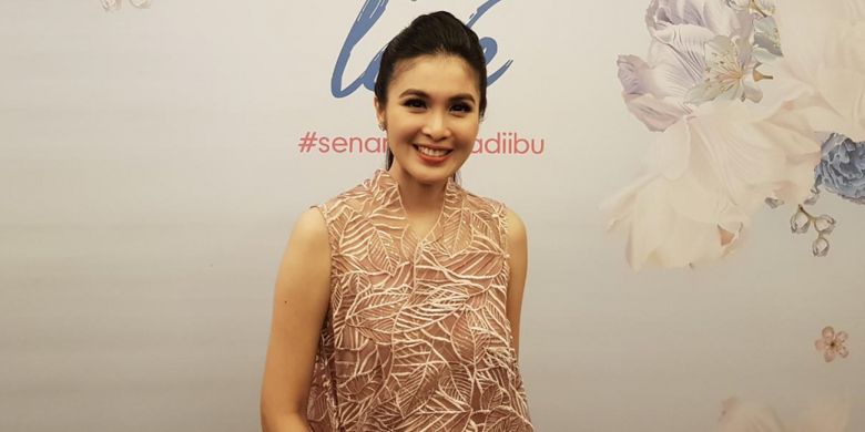 Aktris Sandra Dewi saat acara Mothercare #Senangnyajadiibu, Jakarta, Selasa (12/2/2019).