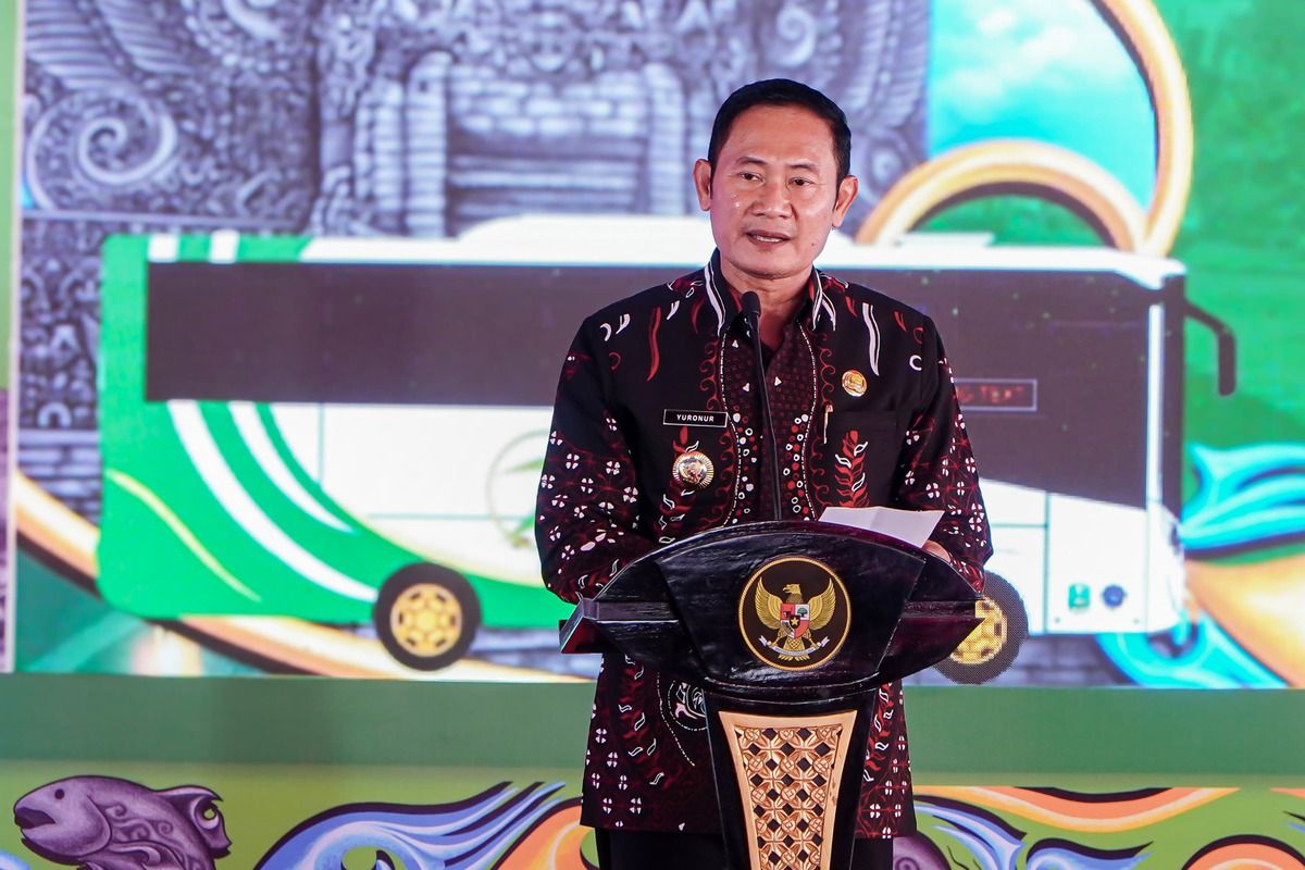 Bupati Lamongan Yuhronur Efendi atau yang akrab disapa dengan panggilan Pak Yes. Ia didukung Golkar untuk Pilkada Lamongan 2024.