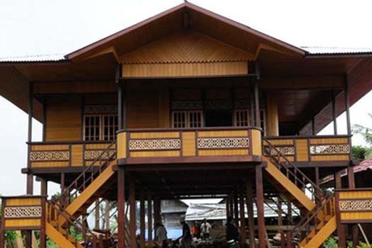 Rumah Walewangko khas Minahasa.