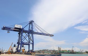 Layani Kegiatan Bongkar Muat, STS Crane Batu Ampar Mulai Difungsikan