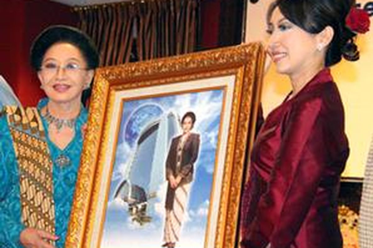 Mooryati Soedibyo, pendiri Mustika Ratu mempersiapkan Putri Kuswisnu Wardani menjadi penggantinya selama 25 tahun. Kini, Putri pun bersiap menggembleng anggota keluarga lainnya untuk nanti menggantikannya.