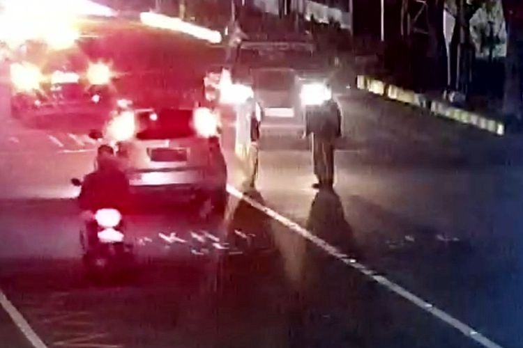 Tabrak Lari di Kota Blitar, Penyeberang Jalan Tewas Ditabrak Pikap 