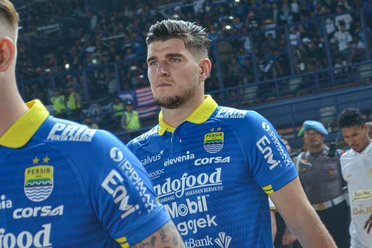 Debut manis Nick Kuipers di Persib Bandung ketika melakoni laga pekan ke-17 Liga 1 2019 menghadapi PSS Sleman, 30 Agustus 2019 di Stadion Si Jalak Harupat, Soreang, Kabupaten Bandung.
