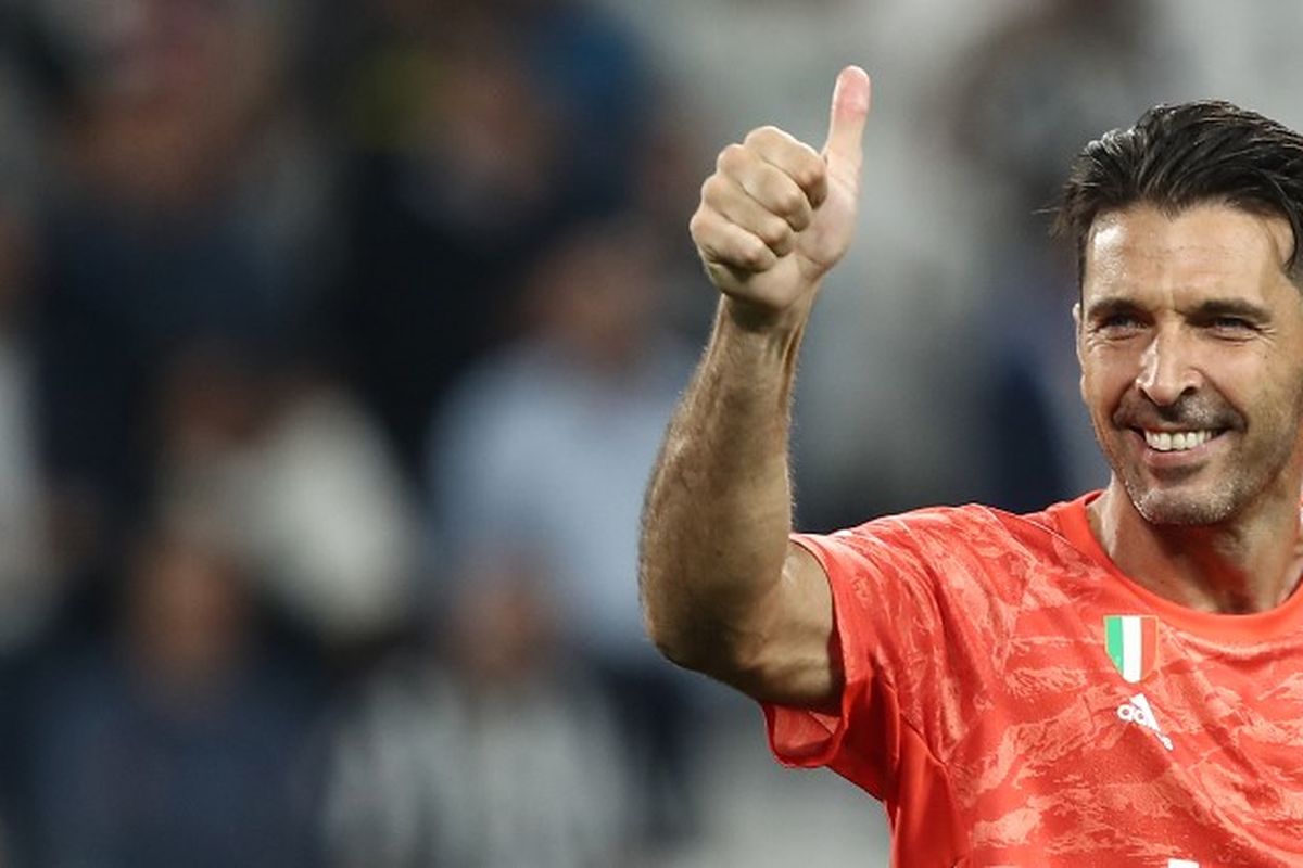 Juventus Italian goalkeeper Gianluigi Buffon celebrates at the end of the Italian Serie A football match Juventus vs Verona on September 21, 2019 at the Juventus stadium in Turin. (Photo by Isabella BONOTTO / AFP)