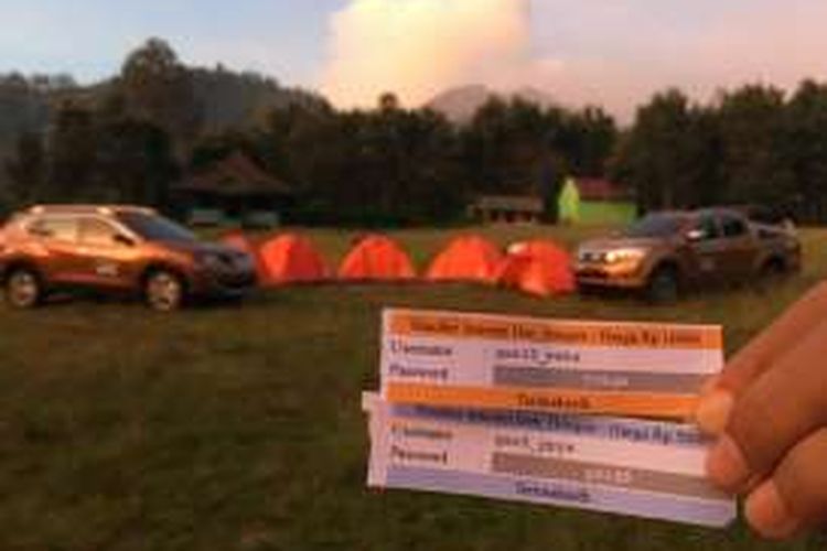  Jasa WiFi di Paltuding, basecamp pendakian Gunung Ijen di Kabupaten Banyuwangi, Jawa Timur. Voucher dijual dalam 2 jenis yakni 1 jam (Rp 5.000) dan 2 jam (Rp 10.000). 