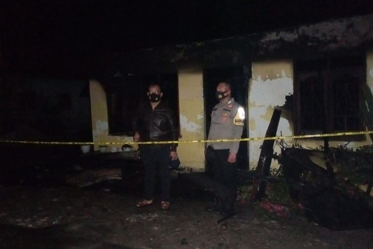 Empat orang kakak adik di Kabupaten Padanglawas Utara, Sumatera Utara tewas usai rumah mereka dilalap api, Minggu (20/2/2022).