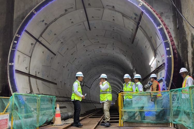 Bundaran HI ke Kota Makin Cepat, Progres Proyek MRT Fase 2A Lebih dari Separuh Jalan