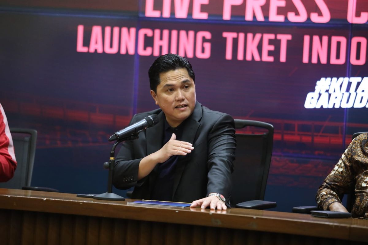 Ketua Umum PSSI Erick Thohir saat konferensi pers soal tiket laga timnas Indonesia vs Argentina di Stadion Utama GBK, Senin (29/5/2023).