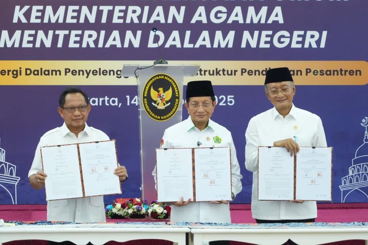 Tiga kementerian menandatangani Kesepakatan Bersama tentang Sinergi Penyelenggaraan Infrastruktur Pendidikan Pesantren, Selasa (14/10/2025) di Jakarta.