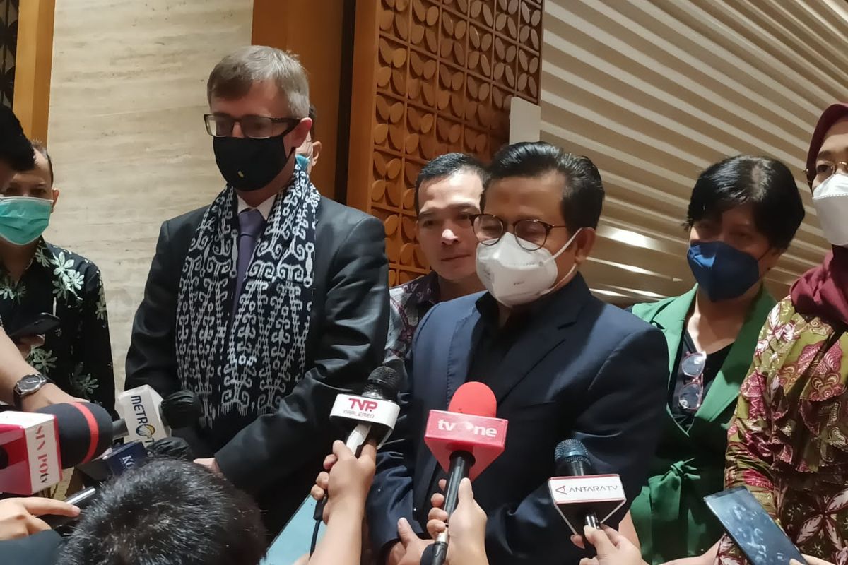 Wakil Ketua DPR Abdul Muhaimin Iskandar usai menerima kunjungan Duta Besar (Dubes) Ukraina untuk Indonesia Vasyl Hamianin di ruang Delegasi, Gedung DPR Senayan, Jakarta, Jumat (25/3/2022).
