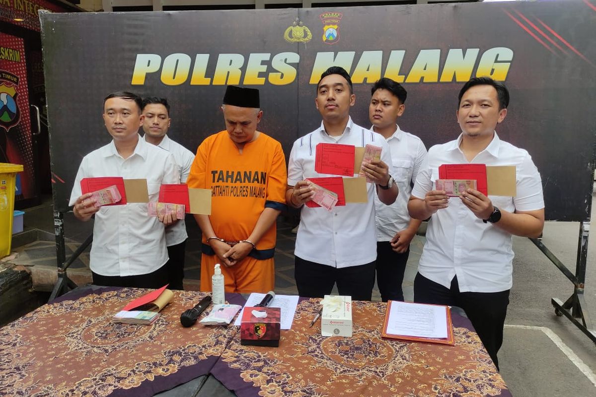 Konferensi pers Polres Malang tetang penipuan dan penggelapan yang dilakukan Kepala Desa Pagak.