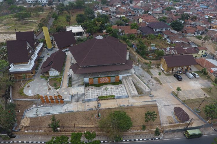 Teras Sunda Cibiru di Kota Bandung, Jawa Barat.