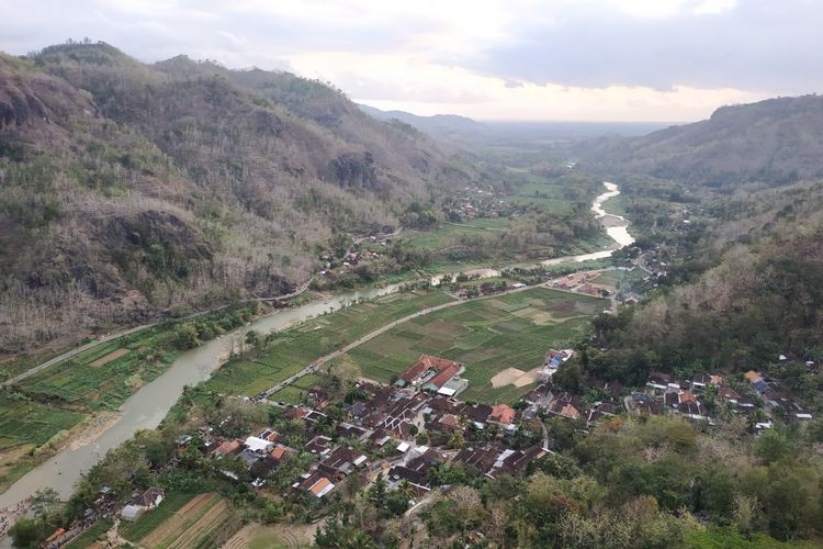 Tempat wisata di tengah perbukitan bernama Desa Wisata Srikeminut di Yogyakarta.