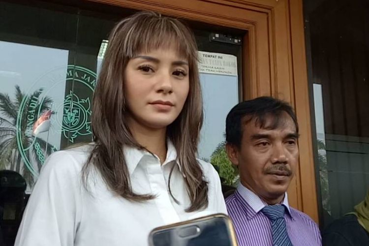 Kirana Larasati habis menjalani sidang cerai dengan agenda mediasi di Pengadilan Agama Jakarta Selatan pada Kamis (18/5/2017).