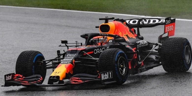 Pebalap Red Bull Racing, Max Verstappen, saat mengikuti balapan F1 GP Belgia 2021 yang dihelat di Sirkuit  Spa-Francorchamps pada Minggu (29/8/2021) malam WIB.