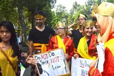 Kenakan Kostum Tradisional, Pemuda dari 5 Negara Kampanye Pelestarian Candi Borobudur