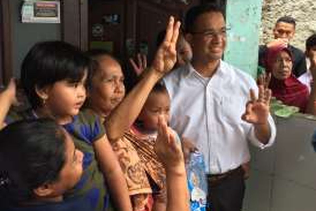 Calon gubernur DKI Jakarta, Anies Baswedan di Duri Kosambi, Jakarta Barat, Selasa (18/1/2017).