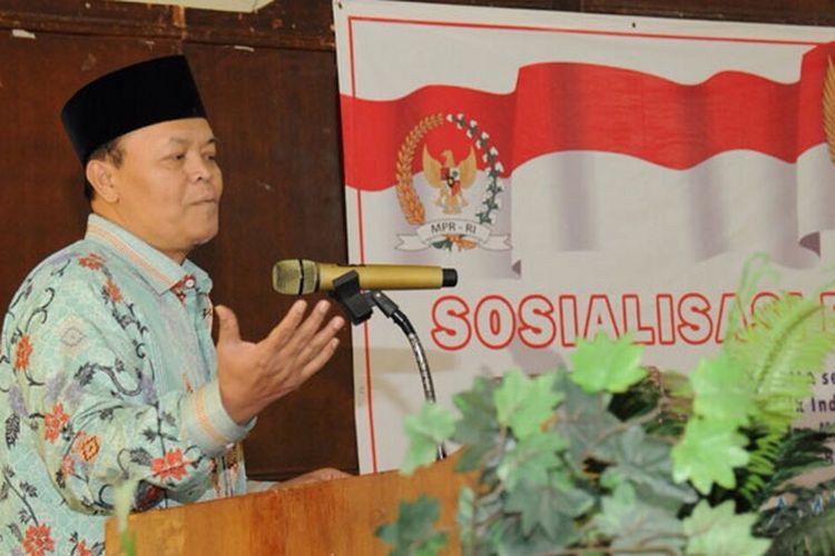 Wakil Ketua MPR Hidayat Nur Wahid melakukan kegiatan Sosialisasi Empat Pilar MPR RI di Universitas Ibn Khaldun Bogor, Kamis (24/8/2017). (KOMPAS.com/Karinta Zulkarnain)