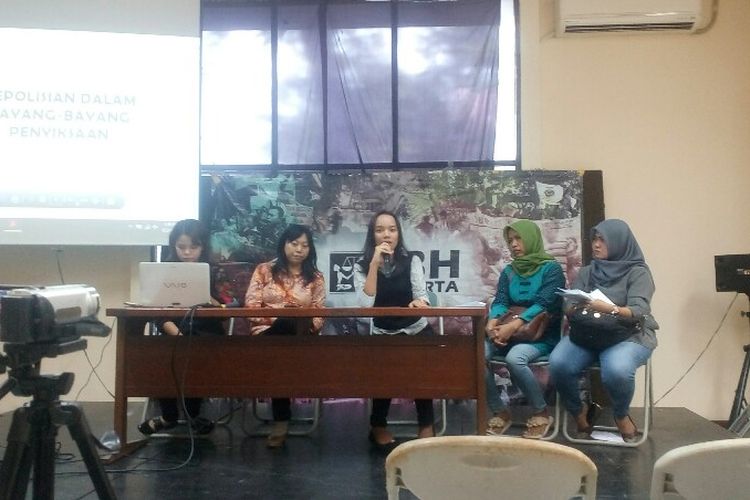 Konferensi pers LBH Jakarta tentang pengaduan kasus penyiksaan  tersangka oleh oknum kepolisian, Rabu (21/6/2017).