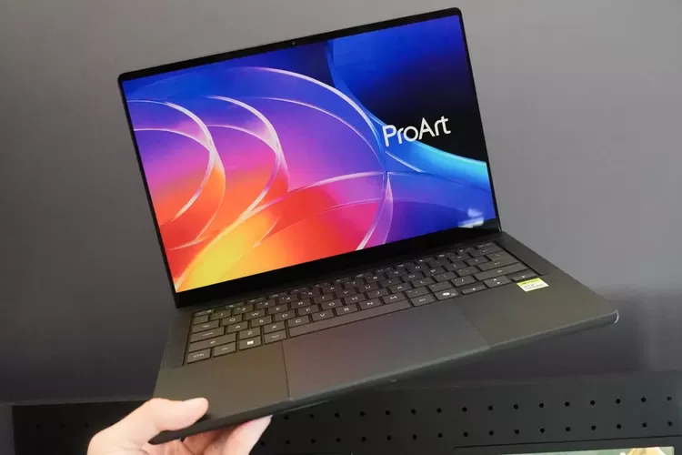 Laptop yang menggunakan chip Nvdia RTX Spark.