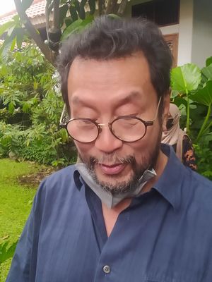 Yorrys Raweai mengungkap sosok almarhum Fahmi Idris di rumah duka, Minggu (22/5/2022). 
