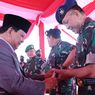 Prabowo Beri Pistol Produksi Pindad kepada 3 Kepala Staf TNI
