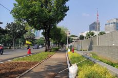 Akhirnya, Pejalan Kaki Leluasa Lewat Trotoar di Depan Gedung Kedubes AS...