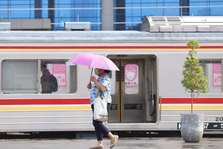 KAI Commuter menyediakan berbagai layanan untuk memastikan keamanan dan kenyamanan bagi penumpang wanita. 