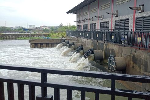 Tinjau Banjir Semarang, Basuki Instruksikan Semua Pompa Beroperasi