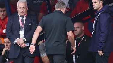 Hansi Flick Tuntut Penjelasan Tim Medis Barcelona Usai Kounde dan Balde Cedera