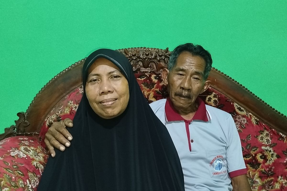 Pasangan Suwanah dan Slamet Hariyadi di rumahnya, Kamis (13/2/2025) 