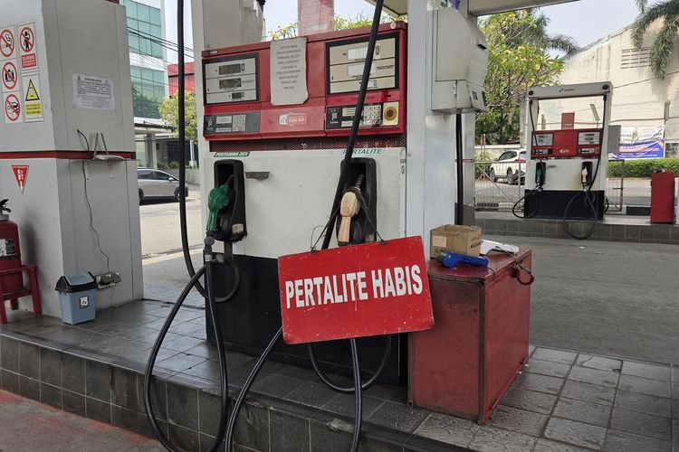 Harga Pertamax Naik, Stok Pertalite Langka di Tangerang, Warga Keliling 6 SPBU