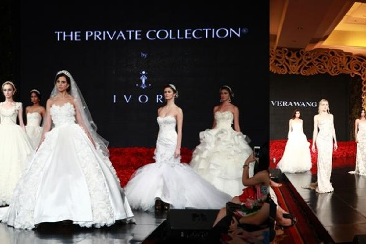 Peragaan busana Ivory Bridal Private Collection dan Vera Wang Brides yang ikut meramaikan acara Wedding Fair The Ritz-Carlton Jakarta, Mega Kuningan.