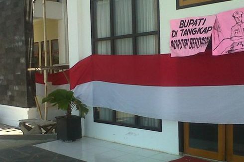 Lagi, Warga Duduki Kantor Bupati Pulau Morotai