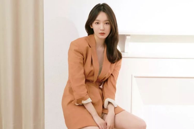 Aktris dan penyanyi Kang Min Kyung