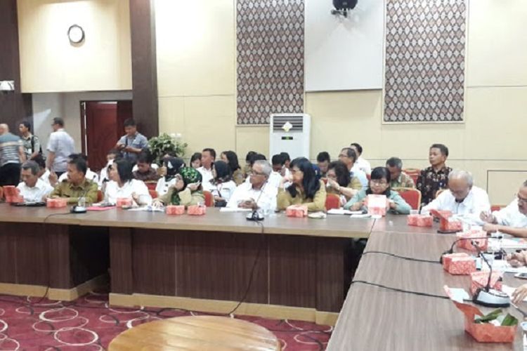 Pemerintah Provinsi Sulawesi Utara menggelar rapat persiapan Hari Keluarga Nasional ke-25 yang akan digelar Juli mendatang.