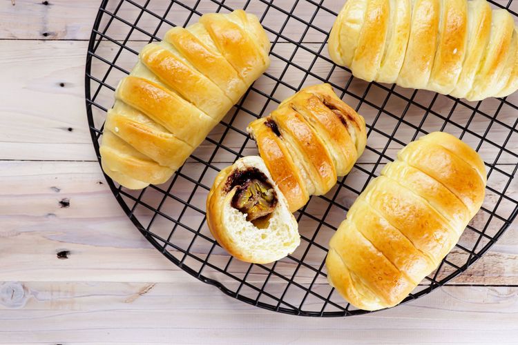 Ilustrasi roti pisang goreng yang mudah dibuat tanpa oven atau mikser.