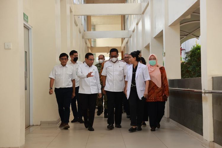 Ada 5 Calon Manajer Kopdes Meninggal, Wamenhan-Wamenkes Tinjau Penanganan Medis Peserta SPPI