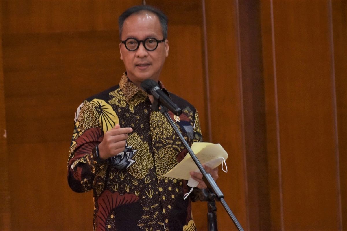 Menteri Perindustrian Agus Gumiwang Kartasasmita memberikan sambutan pada acara Dialog Nasional dengan tema Strategi Meningkatkan Daya Saing Kawasan Industri Indonesia di Jakarta, Kamis (27/1/2022).