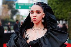 Curhat FKA Twigs soal Shia LaBeouf yang Mengendalikan Hidupnya 