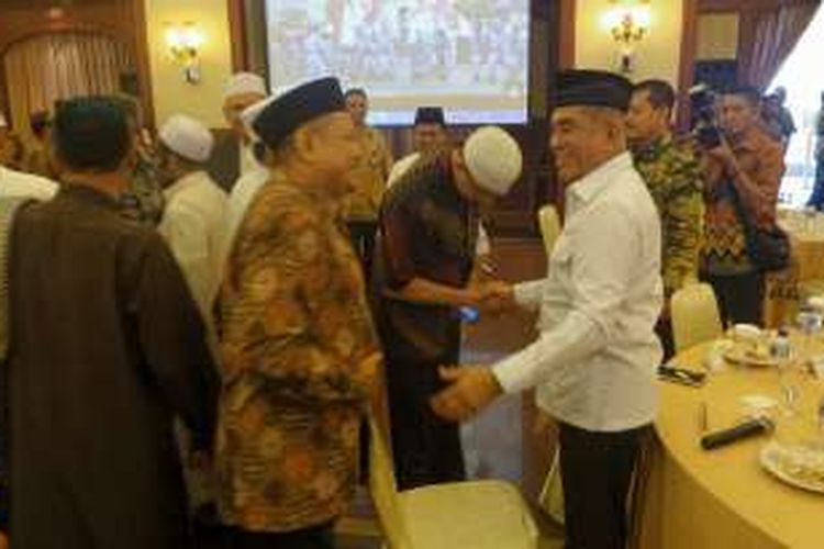 Menteri Pertahanan Ryamizard Ryacudu saat bersilahturahmi dengan para ulama dan tokoh agama Islam di aula Bhinneka Tunggal Ika, Kementerian Pertahanan RI, Jakarta Pusat, Jumat (11/11/2016).