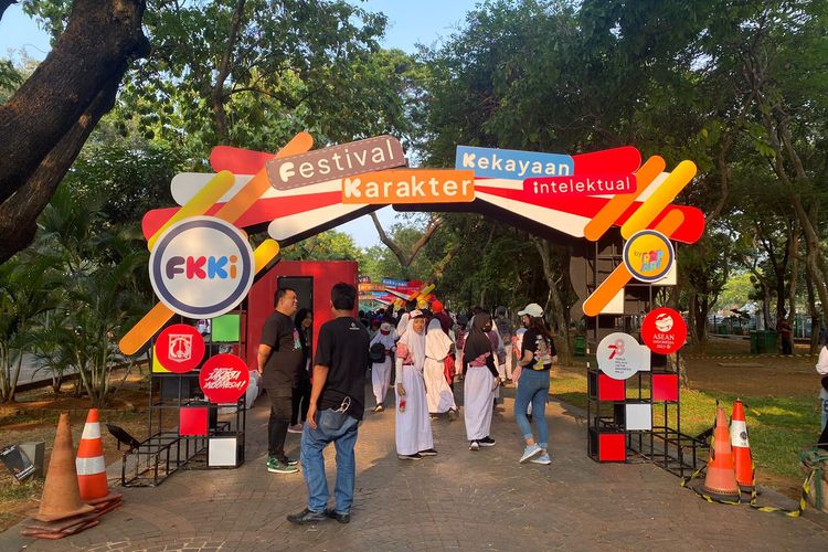 Festival Karakter Kekayaan Intelektual (FKKI) by Pop Art digelar di taman sisi selatan Monas, Jakarta Pusat, 19 Agustus-3 September 2023.