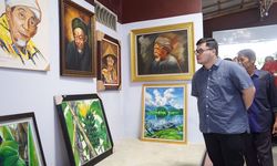 Mas Dhito Berharap Kampung Lukis Ruslan Lahirkan Bibit-bibit Pelukis di Kabupaten Kediri