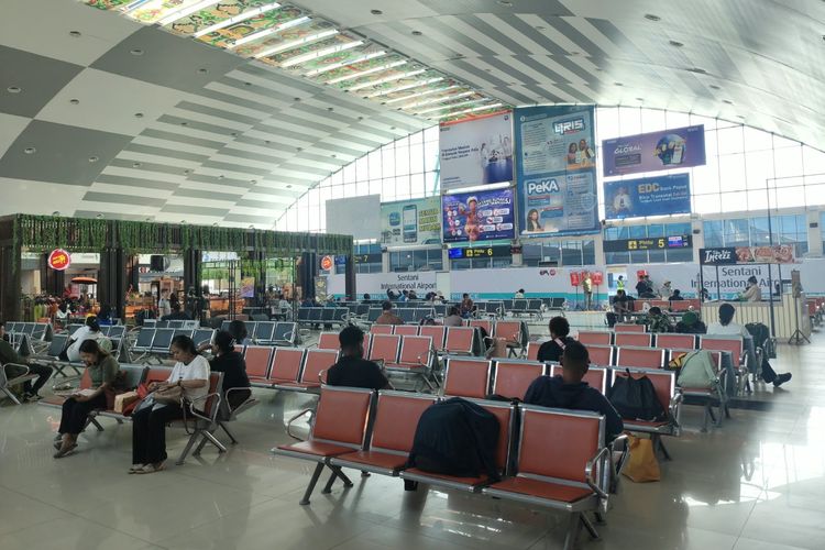 14 Penerbangan dari Bandara Sentani Ditunda akibat Kabut Asap, Dijadwalkan Kembali Kamis