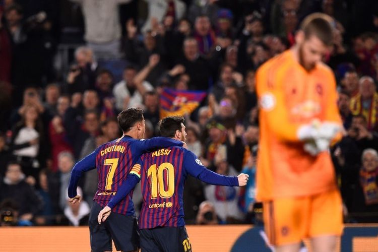 Philippe Coutinho merayakan gol Lionel Messi ke gawang David De Gea pada pertandingan Barcelona vs Manchester United dalam perempat final Liga Champions di Stadion Camp Nou, 16 April 2019. 