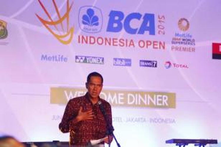 Ketua Umum PBSI Gita Wirjawan memberikan sambutan di acara welcome dinner bagi atlet yang berlaga di turnamen BCA Indonesia Open Superseries Premier, di Hotel Sultan, Senayan, Jakarta, Senin (1/6/2015).