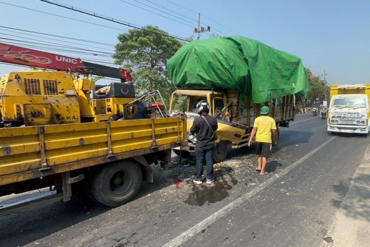 Kecelakaan Beruntun di Mojokerto Libatkan 4 Kendaraan, 1 Orang Tewas